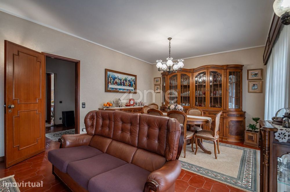 Moradia T4 - Vila Nova da Telha