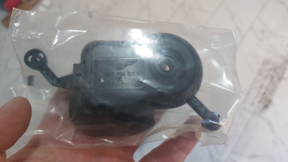 Датчик потенциометр крыши люка Bentley Continental GT