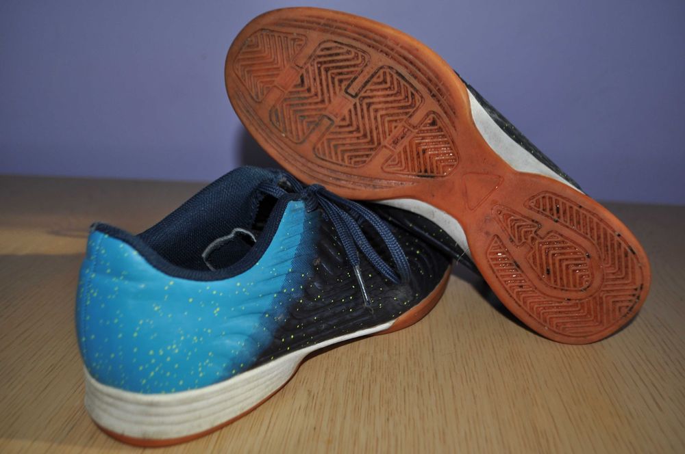 Buty młodzieżowe sportowe, halowe rozm.37