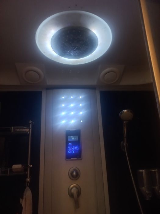 Kabina z hydromasazem