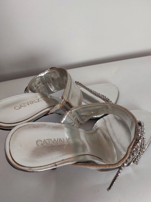 Szpilki klapki na szpilce srebrne cyrkonie 39