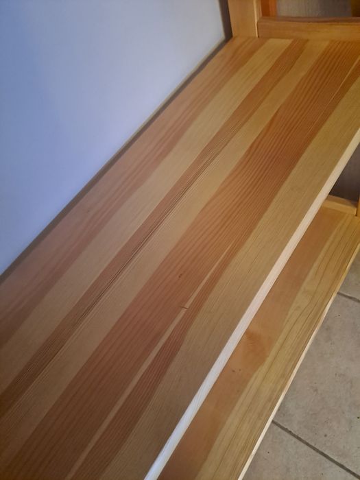 Sprzedam regał drewniany sosnowy. Nowy