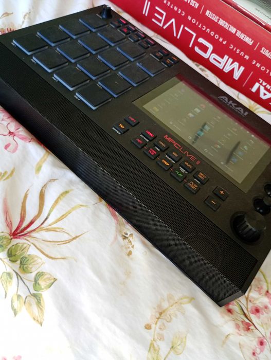 Akai Mpc Live 2 + 256 SSD + wtyczki + Gwarancja Kozienice • OLX.pl