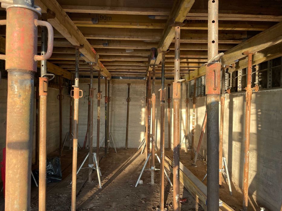 Kompletny zestaw szalunku stropowego 150m2 dźwigary podpory głowice