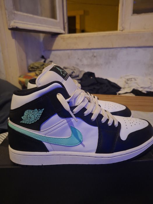 Air Jordan 1 Mid Black White Blue