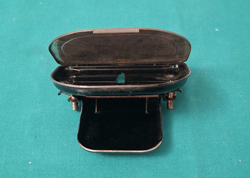 Furador de papel Soennecken 26 - Germany - Anos 40