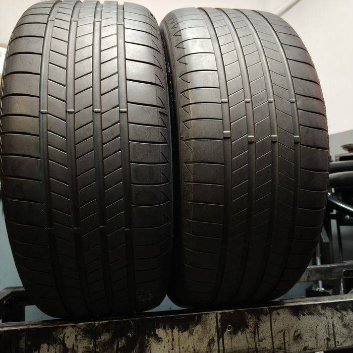 255/40/21 XL Sprzedam parę opon letnich Bridgestone