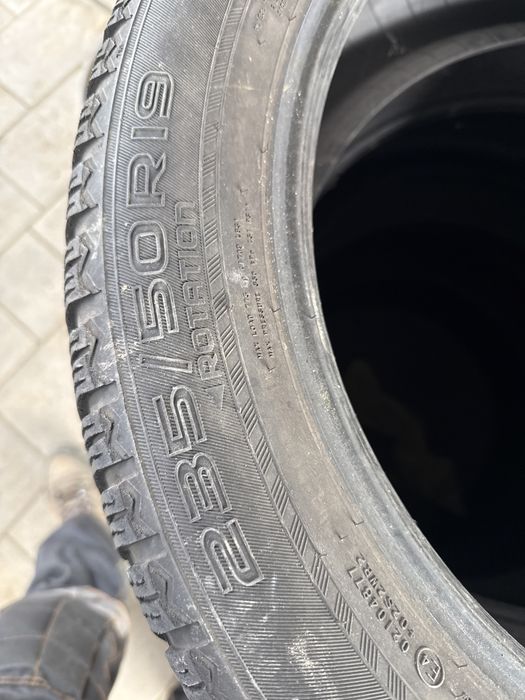 Шини резина 235/50/19 r19 Nokian комплект зимні