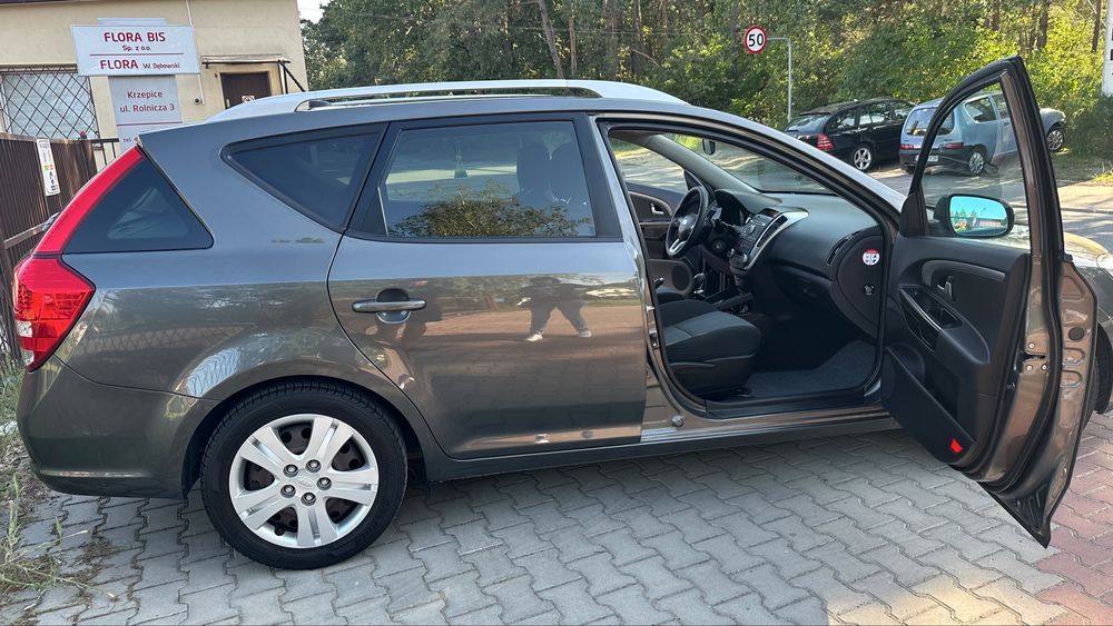KIA Ceed SW  2011