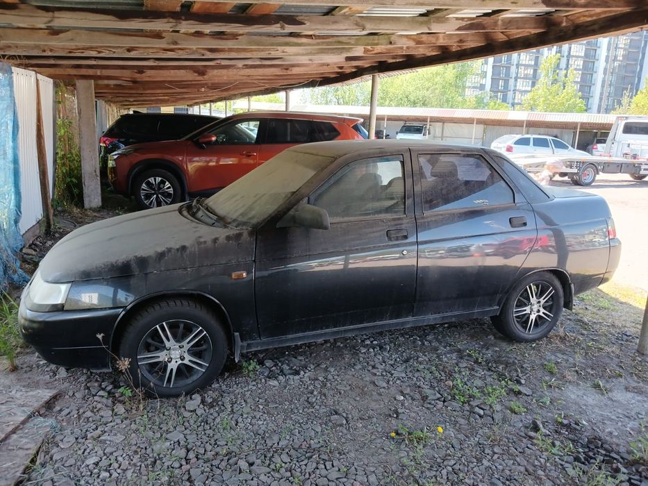 Автомобіль  2110