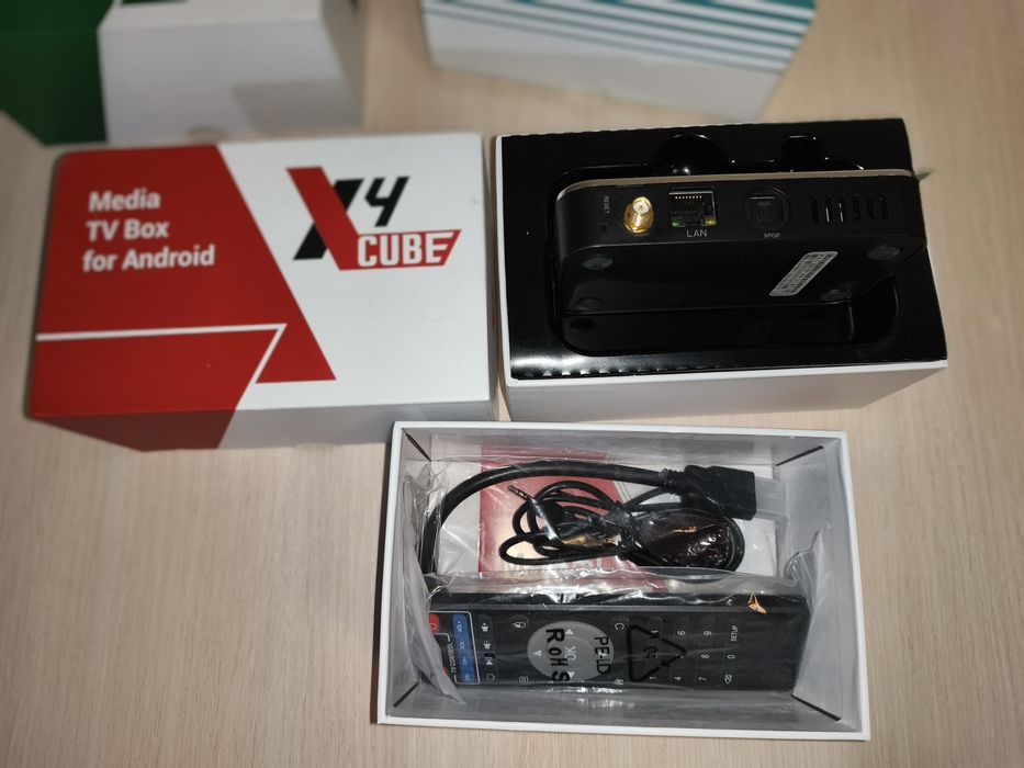 Android TV Ugoos X4 Cube   2/16 amlogic S905X4