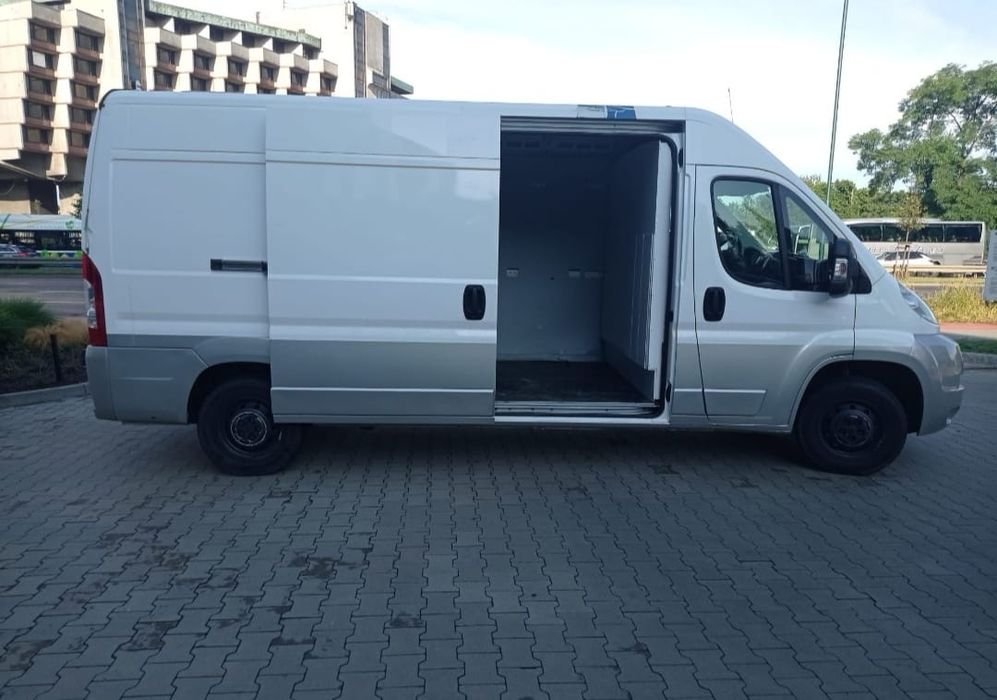 Wynajem wypożyczenie bus blaszak furgon plandeka samochody dostawcze