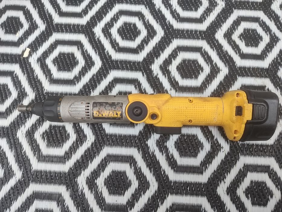 Śrubokręt na baterie DeWalt DW920