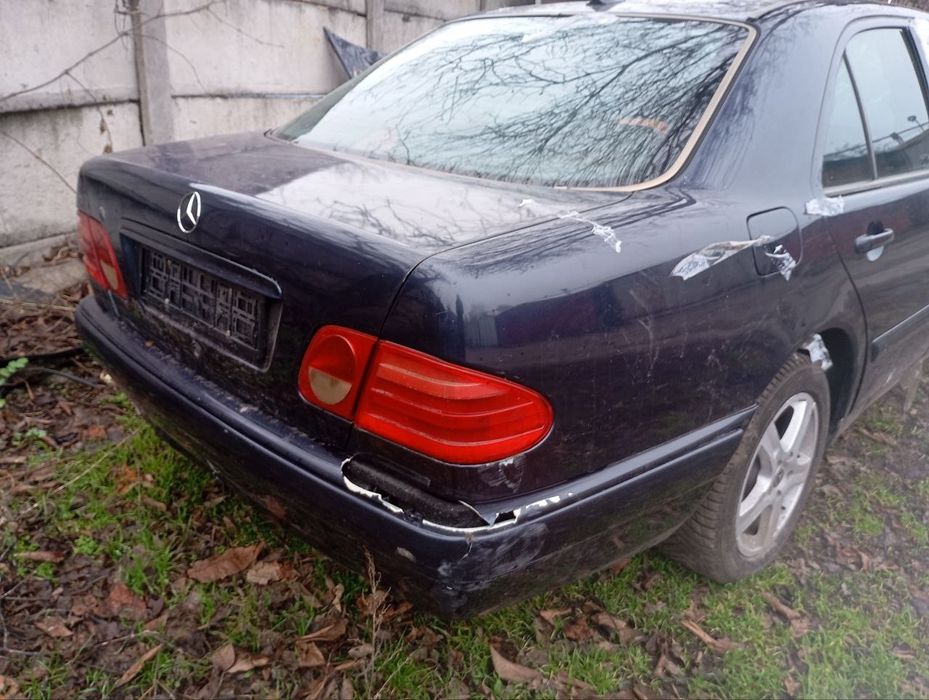 Продам Мерседес 210