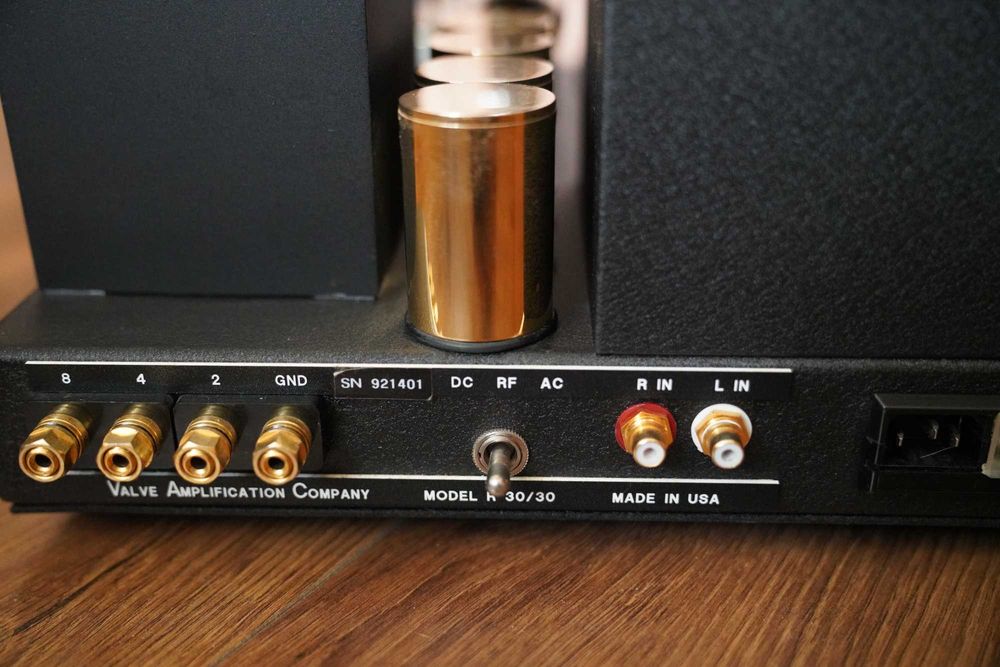 VAC  Renaissance 30/30  усилитель мощности