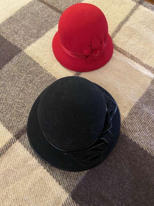 Шляпка червона/чорна