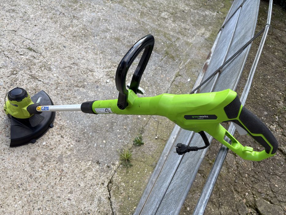 1 Maquina de aparar a relva