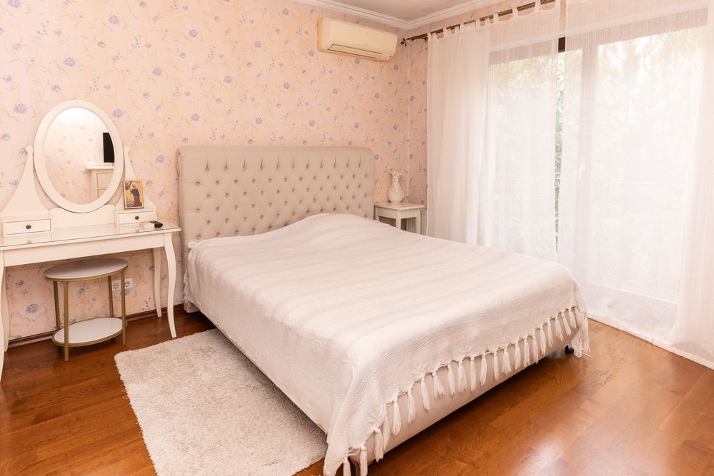 Кирпичный, капитальный дом 240 м² c подвалом, р-н 10 ст.Б Фонтана