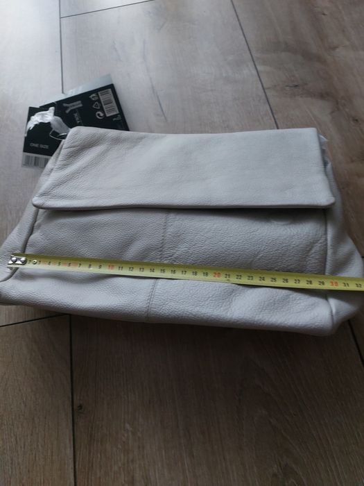 Torebka skórzana jasno beżowa