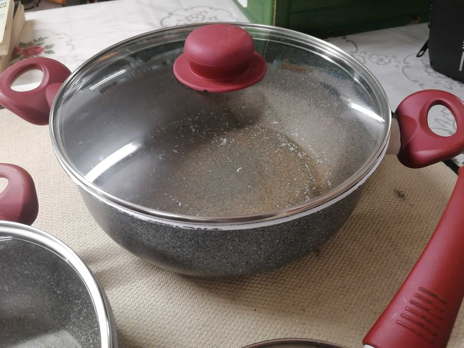 Tacho grande + panela media e tachinho pequeno, tudo por 10€