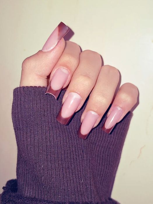 Манікюр та нарощування нігтів