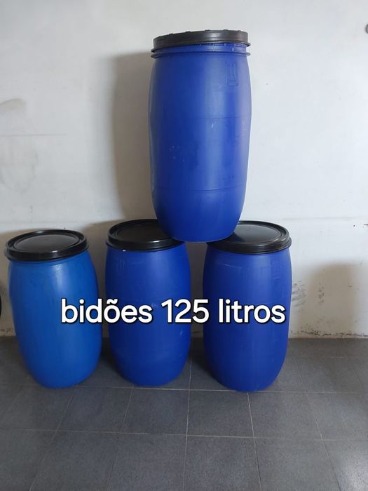 Bidões de plástico