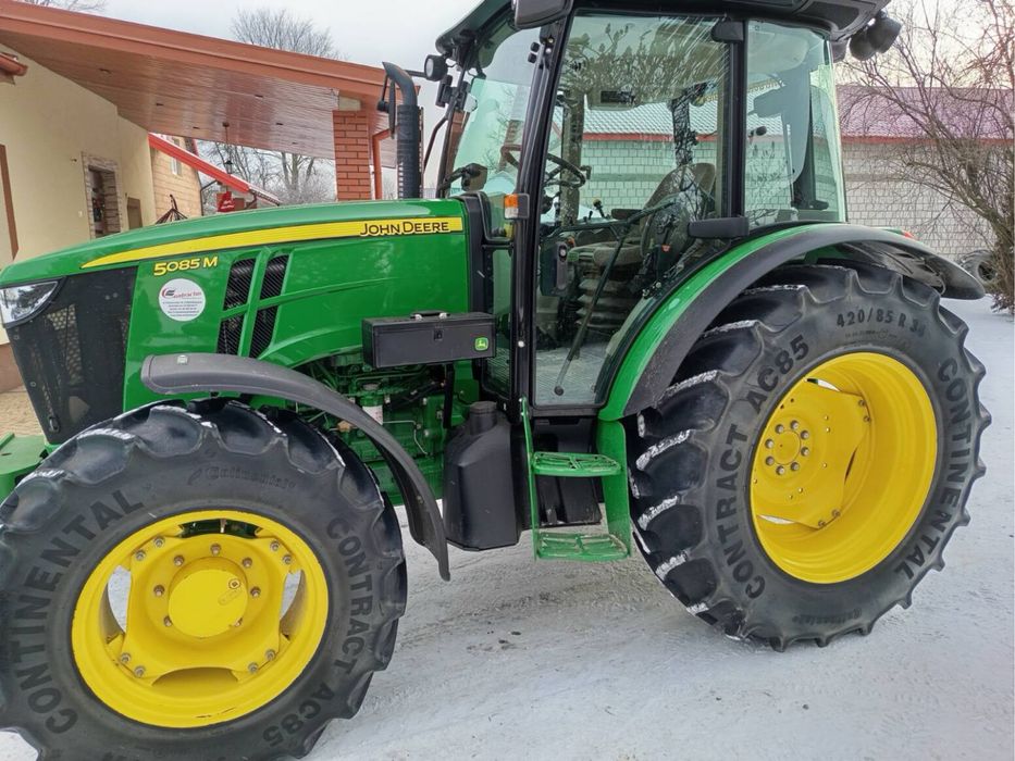Ciągnik John Deere 5085