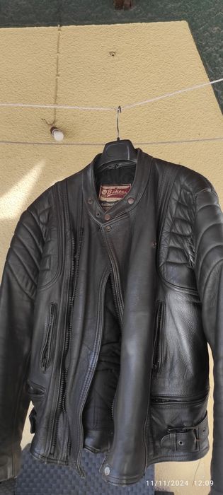 Dois casacos e umas calças de Mota