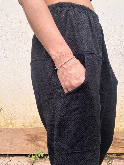 Spodnie wełniane czarne