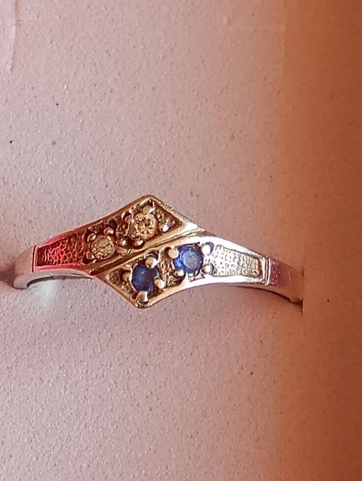 Pierścionek srebrny 925