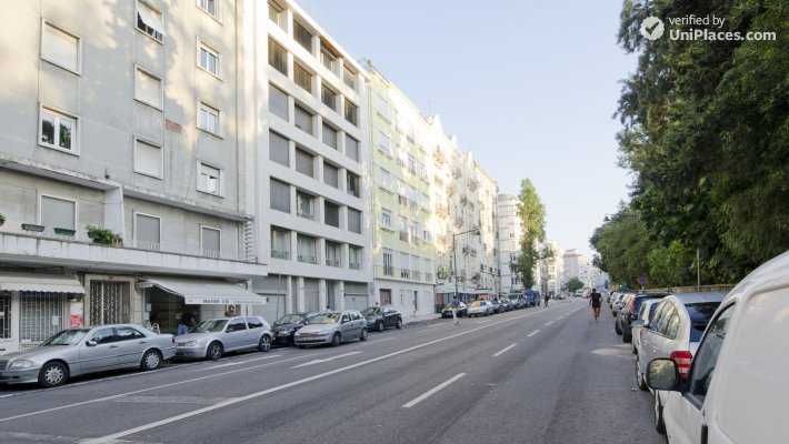 T6/7 CENTRAL ao lado da GULBENKIAN e 3 Linhas e METRO