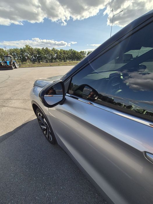 Продається Mitsubishi Outlander 2022 року