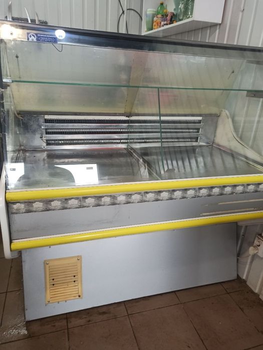 Продам холодильну вітрину