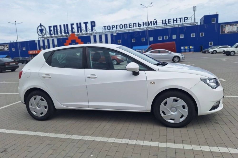 Продам SEAT IBIZA 2012рік.  1.6TD