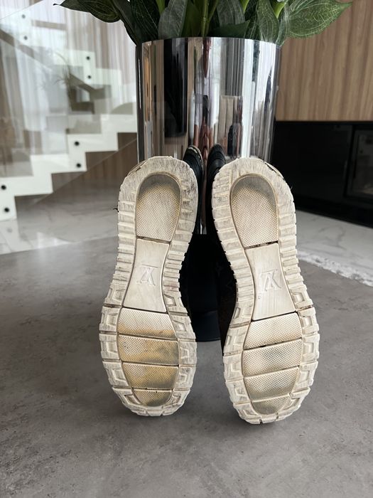 louis vuitton black white brown triple monogram run away