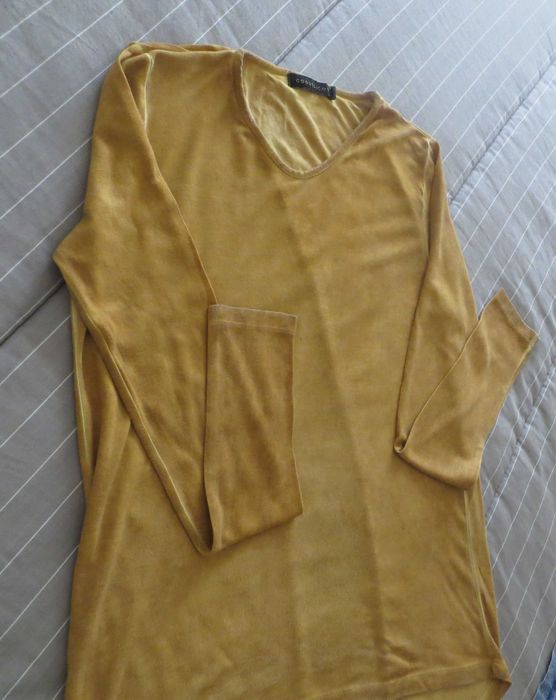 Camisola amarela mostarda c/ abertura atrás, Marca: Coquel icot -Tam S