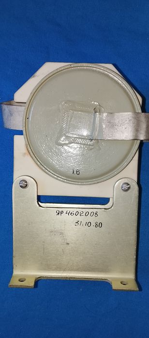 Конденсатор К15У-1-100пф К15У-1-22пф