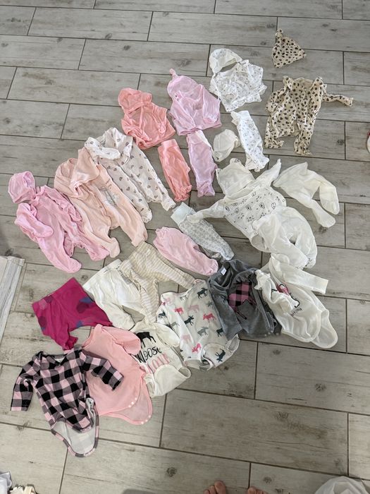 Пакет речей від 0 до 3 місяців для дівчинки