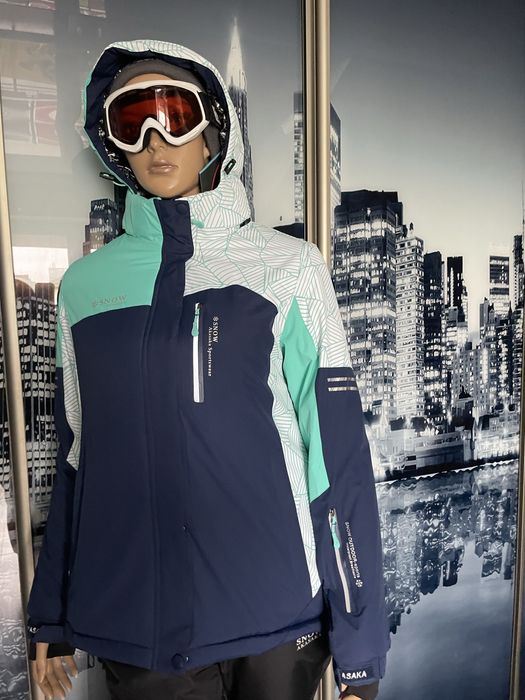 Гірськолижні костюми різних розмірів