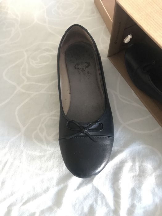 Sabrinas pretas, pouco usadas