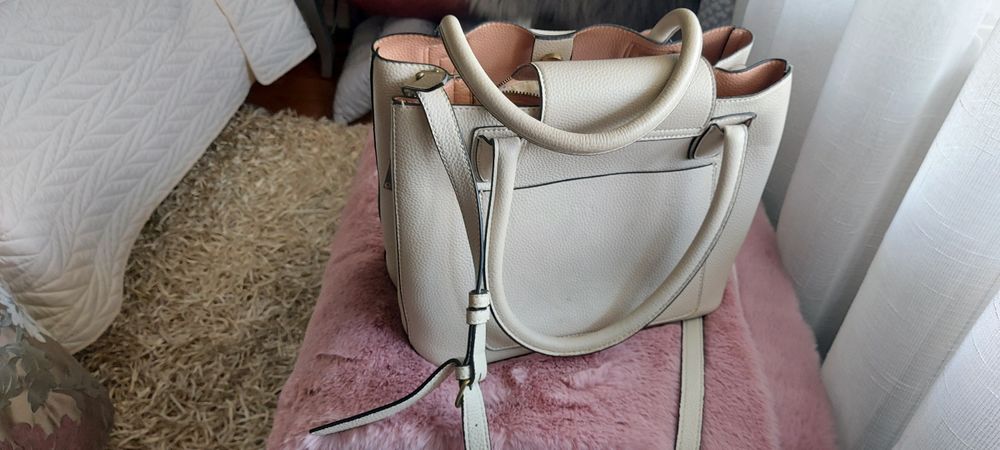 Carteiras de senhora quase como novas