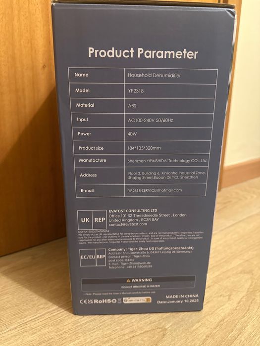 Desumidificador com reservatório de 2,5L.