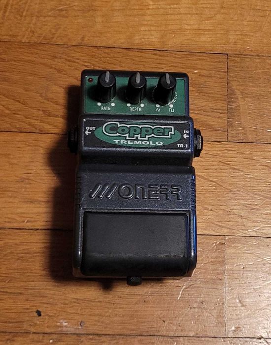 Pedais de Guitarra (distorção, chorus, tremolo)