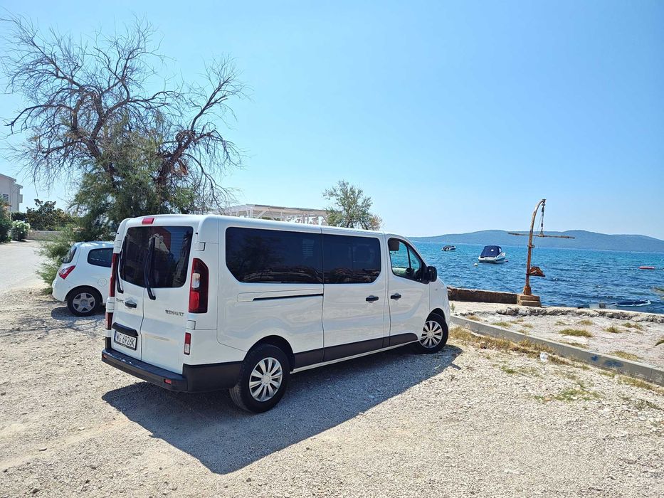 Wynajem busa 9 osobowego