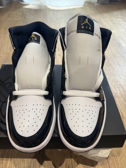 Air Jordan 1 Mid Black Metallic Gold-White