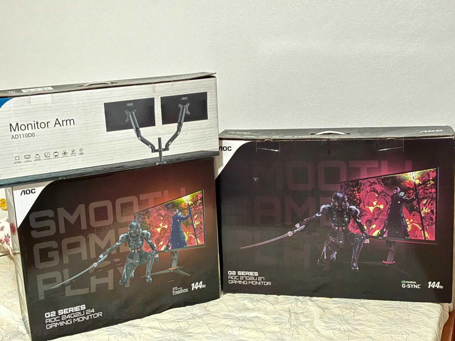 2x Monitores 27' & 24' + Suporte duplo - AOC