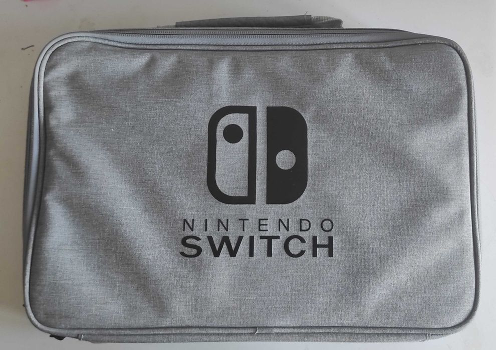 Mala Transporte Cinzenta -Nintendo Switch