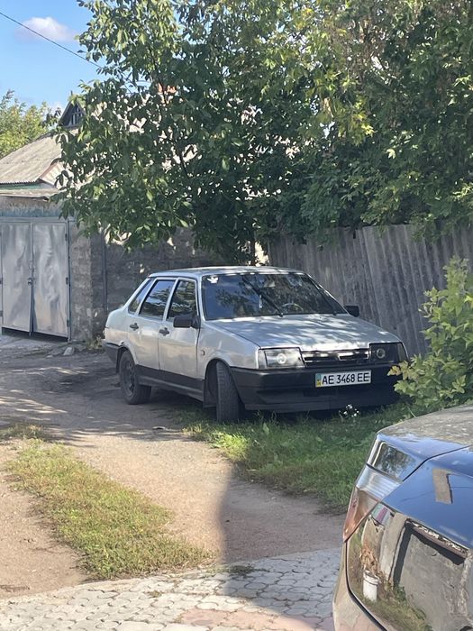 Продам інжекторну ваз 21099