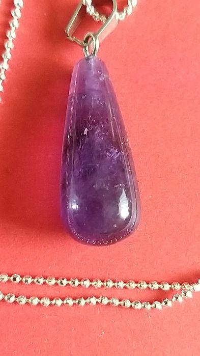 Wisiorek z ametystu.