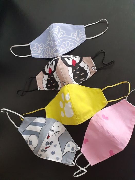 Маски для діток і дорослих